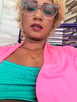 Snapshot of Amaliu_ chatting on 02-06-26, 01:14 Amaliu online show from 02-06-26, 01:14