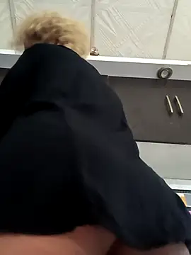 Snapshot of Amaliu_ chatting on 02-10-26, 01:37 Amaliu online show from 02-10-26, 01:37