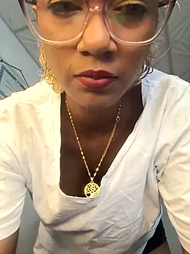 Snapshot of Amaliu_ chatting on 02-14-26, 02:03 Amaliu online show from 02-14-26, 02:03