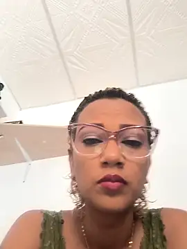 Snapshot of Amaliu_ chatting on 02-20-26, 03:01 Amaliu online show from 02-20-26, 03:01