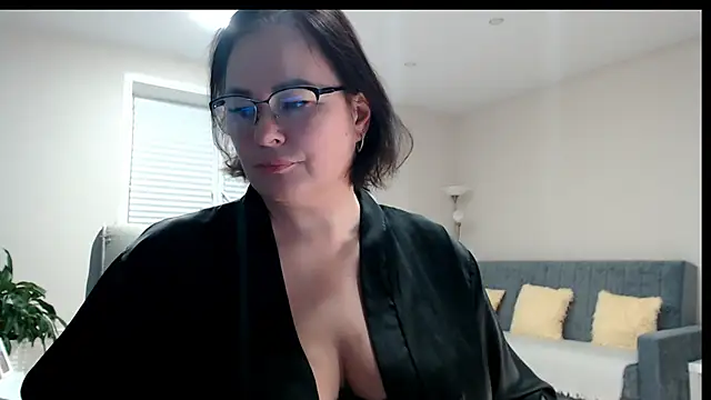 Nora Star online show from 03-30-26, 07:59