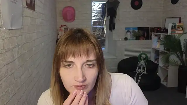 Nika Kitten online show from 04-17-26, 10:07