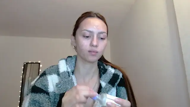 holy juli online show from 04-15-26, 02:51