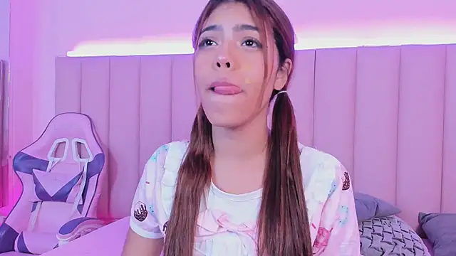 KellyOlsenbe online show from 02-09-25, 05:40