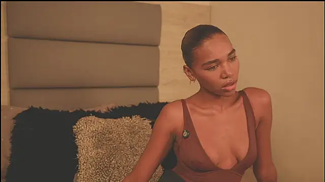 Lily Miiller online show from 02-15-26, 10:06