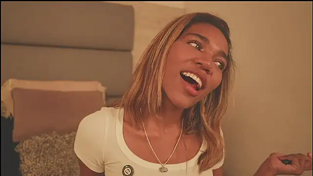 Lily Miiller online show from 02-17-26, 08:04