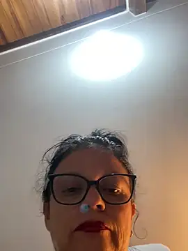 Sharongirl07 online show from 05-10-26, 03:44