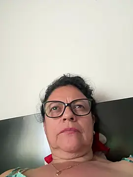 Snapshot of Sharongirl07 chatting on 07-12-26, 05:26 Sharongirl07 online show from 07-12-26, 05:26