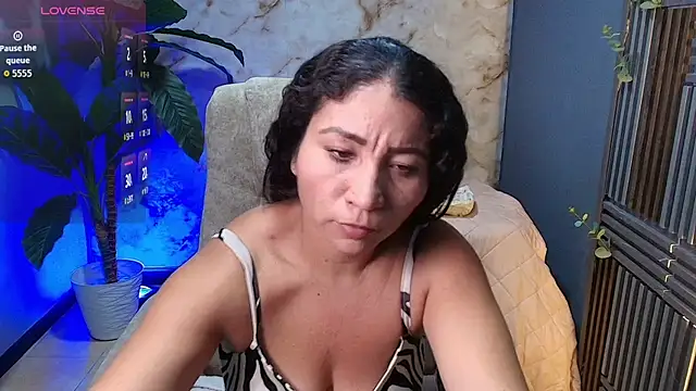 Snapshot of jennaa_milf_ chatting on 06-30-26, 07:15 jennaa milf online show from 06-30-26, 07:15