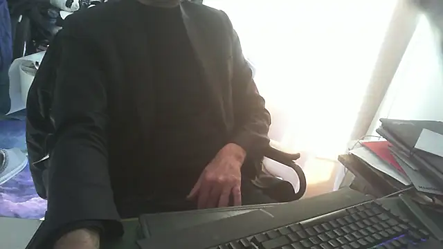 shyfrenchcock1 online show from 03-30-26, 08:37