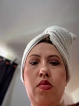 Snapshot of VIOLETA-25_ chatting on 05-20-26, 03:07 VIOLETA-25 online show from 05-20-26, 03:07