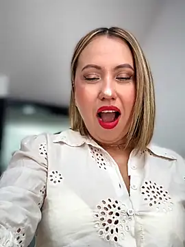 Snapshot of VIOLETA-25_ chatting on 06-01-26, 03:36 VIOLETA-25 online show from 06-01-26, 03:36