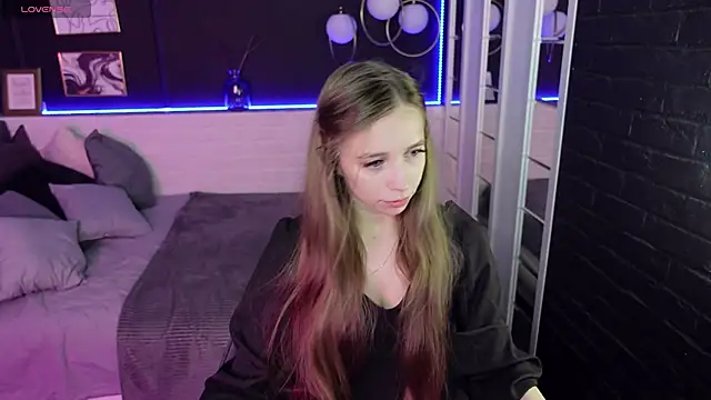 Snapshot of OliviaGentle chatting on 12-02-24, 03:47 OliviaGentle online show from 12-02-24, 03:47