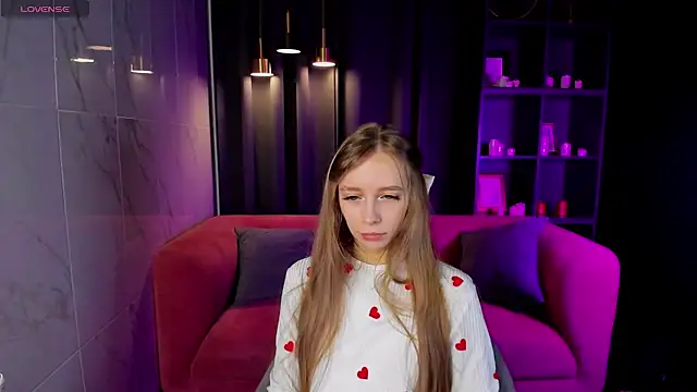 Snapshot of OliviaGentle chatting on 12-03-24, 07:00 OliviaGentle online show from 12-03-24, 07:00