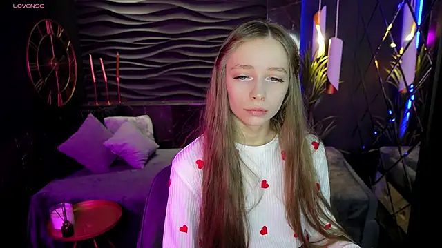 Snapshot of OliviaGentle chatting on 12-11-24, 10:06 OliviaGentle online show from 12-11-24, 10:06