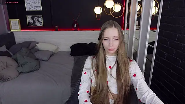 Snapshot of OliviaGentle chatting on 12-18-24, 10:19 OliviaGentle online show from 12-18-24, 10:19