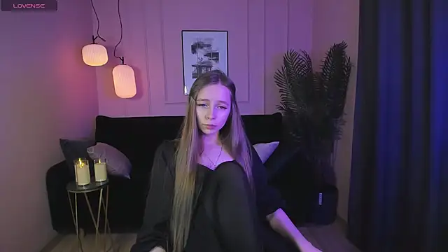 Snapshot of OliviaGentle chatting on 12-23-24, 04:12 OliviaGentle online show from 12-23-24, 04:12