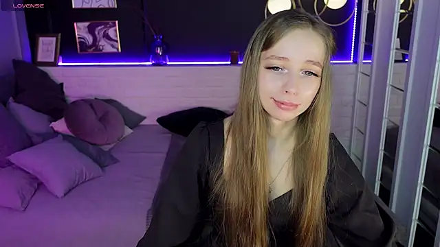 Snapshot of OliviaGentle chatting on 01-17-25, 04:28 OliviaGentle online show from 01-17-25, 04:28