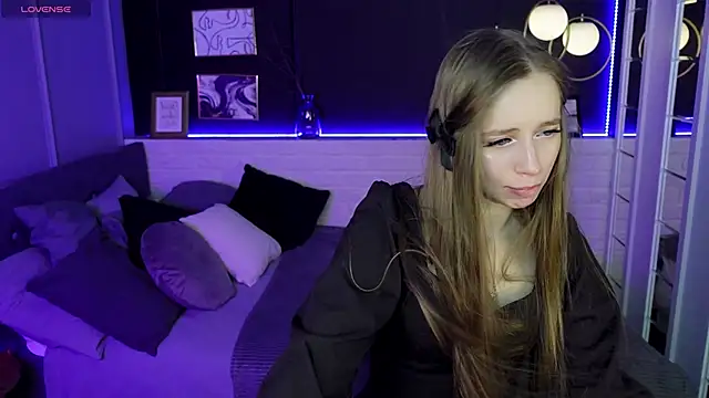 Snapshot of OliviaGentle chatting on 02-02-25, 12:30 OliviaGentle online show from 02-02-25, 12:30