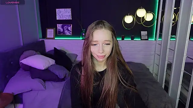 Snapshot of OliviaGentle chatting on 02-04-25, 04:15 OliviaGentle online show from 02-04-25, 04:15