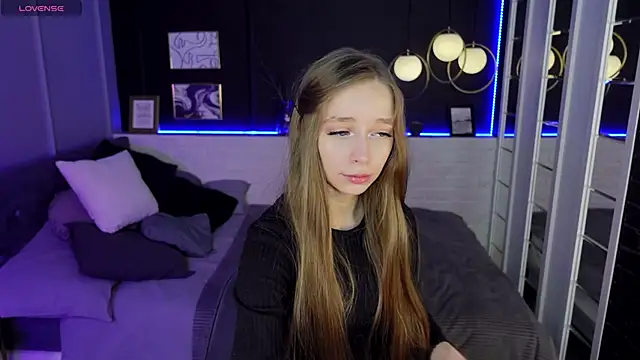 Snapshot of OliviaGentle chatting on 02-06-25, 02:22 OliviaGentle online show from 02-06-25, 02:22