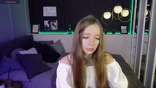 Snapshot of OliviaGentle chatting on 02-07-25, 10:52 OliviaGentle online show from 02-07-25, 10:52