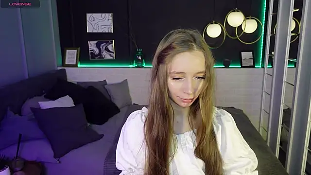 Snapshot of OliviaGentle chatting on 02-08-25, 05:18 OliviaGentle online show from 02-08-25, 05:18