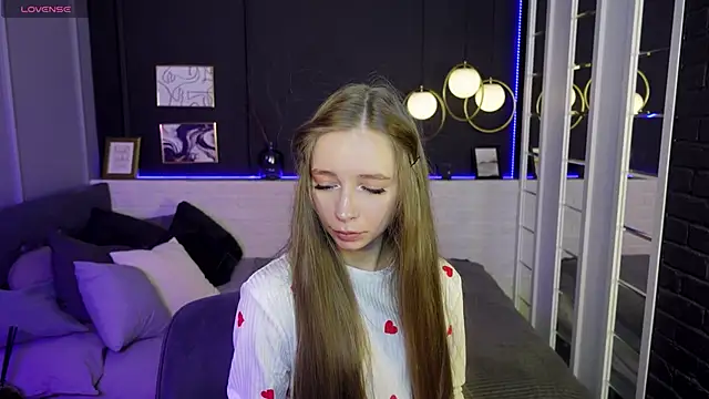 Snapshot of OliviaGentle chatting on 02-09-25, 01:33 OliviaGentle online show from 02-09-25, 01:33