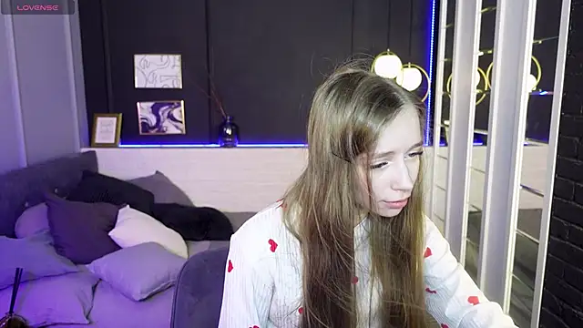 Snapshot of OliviaGentle chatting on 02-09-25, 04:36 OliviaGentle online show from 02-09-25, 04:36