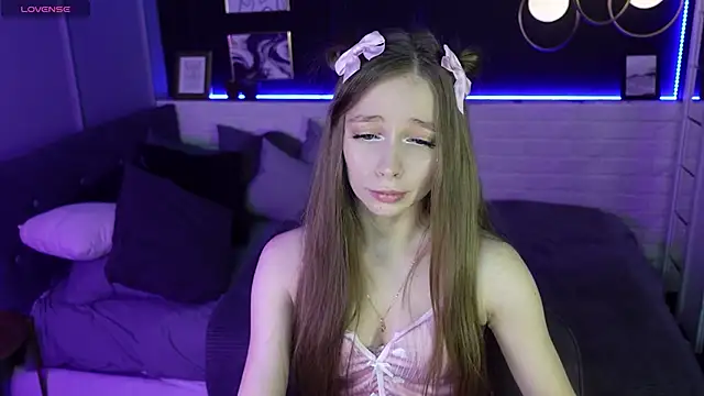 Snapshot of OliviaGentle chatting on 02-17-25, 04:48 OliviaGentle online show from 02-17-25, 04:48