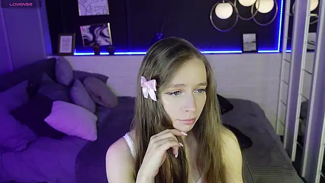 Snapshot of OliviaGentle chatting on 02-19-25, 10:42 OliviaGentle online show from 02-19-25, 10:42