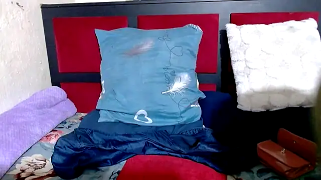 Snapshot of MaximTease24 chatting on 06-21-26, 01:57 MaximTease24 online show from 06-21-26, 01:57