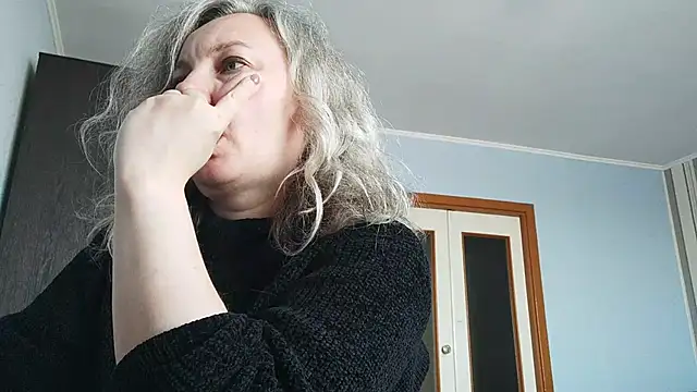 Snapshot of EdithManning chatting on 04-29-26, 06:28 EdithManning online show from 04-29-26, 06:28