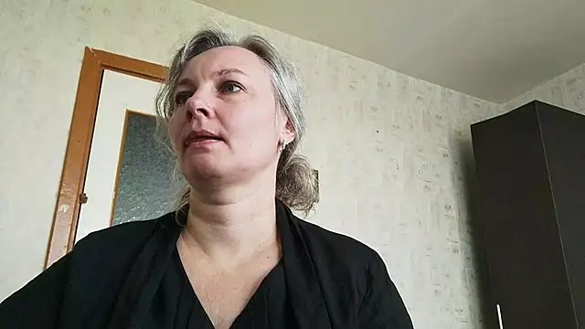 Snapshot of EdithManning chatting on 05-11-26, 06:30 EdithManning online show from 05-11-26, 06:30