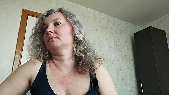 Snapshot of EdithManning chatting on 06-10-26, 07:40 EdithManning online show from 06-10-26, 07:40