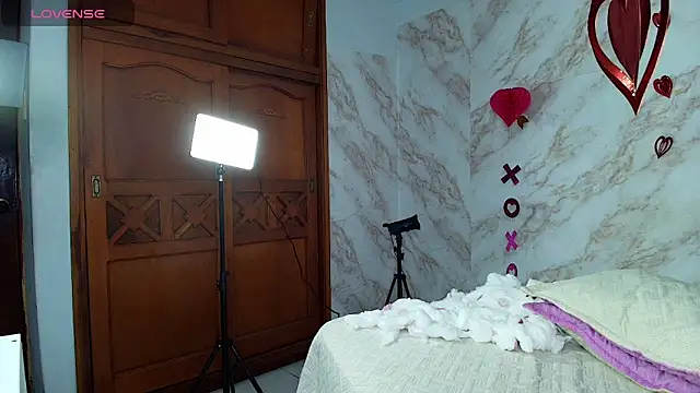 lucia brown online show from 02-14-25, 08:26