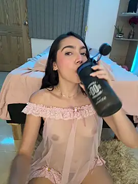 Snapshot of SOY_LUPE chatting on 02-28-25, 12:32 SOY LUPE online show from 02-28-25, 12:32