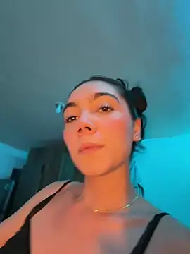 Snapshot of SOY_LUPE chatting on 03-06-25, 05:14 SOY LUPE online show from 03-06-25, 05:14