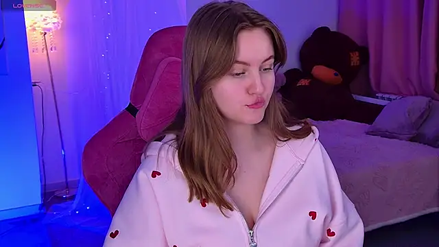 Snapshot of KellyPoter chatting on 03-18-26, 02:53 KellyPoter online show from 03-18-26, 02:53