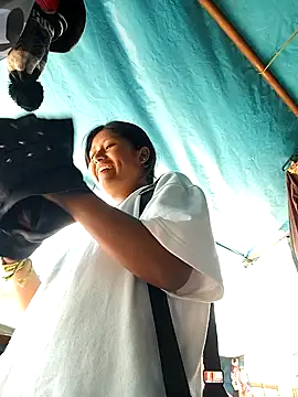 Snapshot of Karol-kamila19 chatting on 01-18-25, 03:59 Karol-kamila19 online show from 01-18-25, 03:59