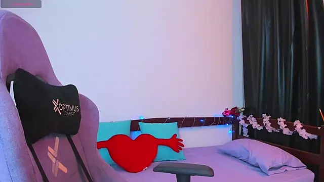 Snapshot of _Moon_Johnson chatting on 02-25-26, 02:10 Moon Johnson online show from 02-25-26, 02:10