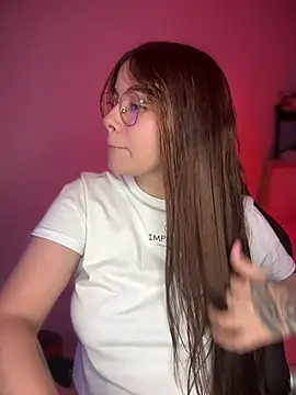 Snapshot of Yuli_zuha chatting on 12-10-24, 03:20 Yuli zuha online show from 12-10-24, 03:20