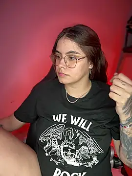 Snapshot of Yuli_zuha chatting on 12-21-24, 07:03 Yuli zuha online show from 12-21-24, 07:03