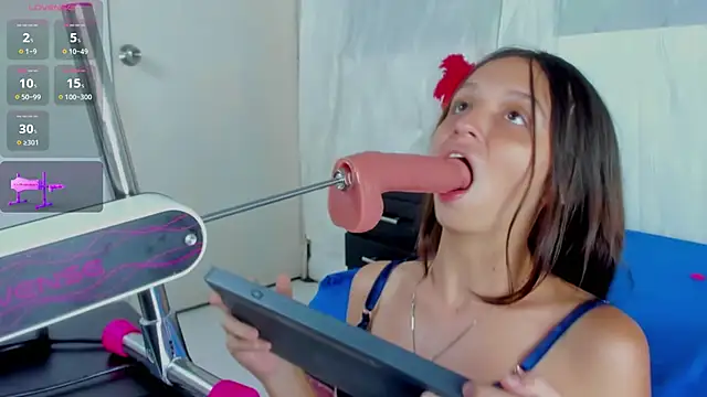 Snapshot of lucy_cooper01 chatting on 12-11-24, 01:58 lucy cooper01 online show from 12-11-24, 01:58