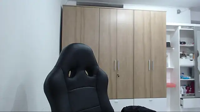 Snapshot of RoxanaLove9 chatting on 02-22-26, 07:12 RoxanaLove9 online show from 02-22-26, 07:12