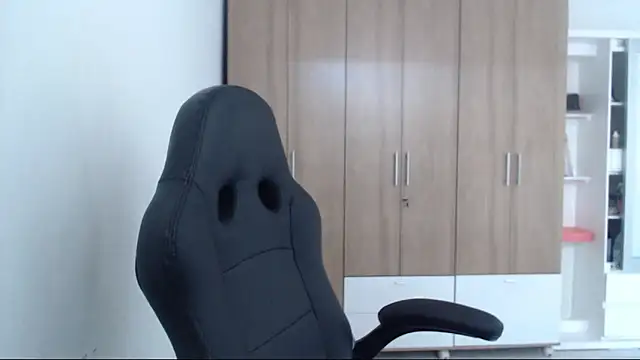 Snapshot of RoxanaLove9 chatting on 02-27-26, 05:57 RoxanaLove9 online show from 02-27-26, 05:57