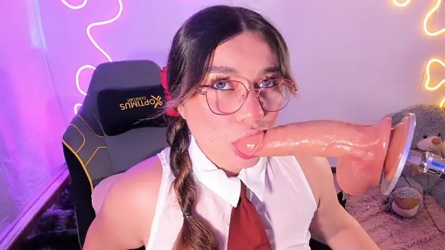 Isa belaa online show from 03-22-26, 04:43