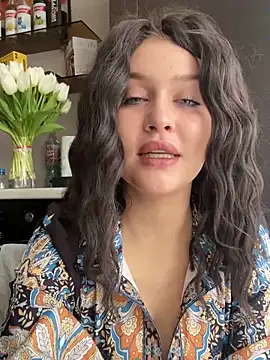 KikiWatson online show from 02-17-25, 11:44