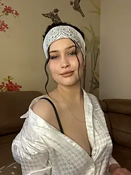 KikiWatson online show from 03-02-25, 12:11