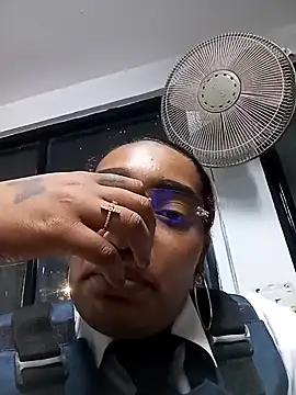 Cinnamon-Skin online show from 12-04-24, 03:59